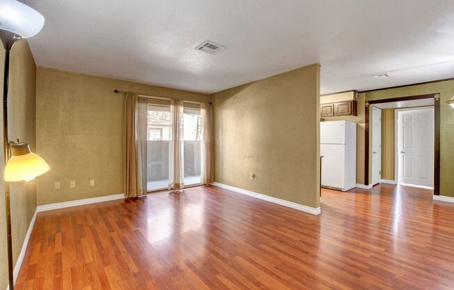 Downstairs 1 Bedroom Condo!!