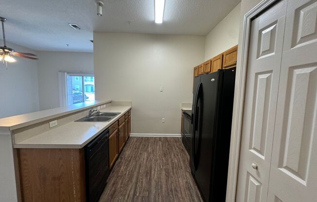 Move In Special! 1/2 Off 1st Months Rent Timber Run Downstairs Condo!