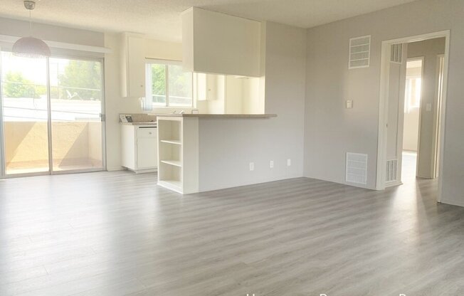 1640 BARRY AVE