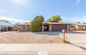 Great location, 4 bedroom home in Phoenix!!