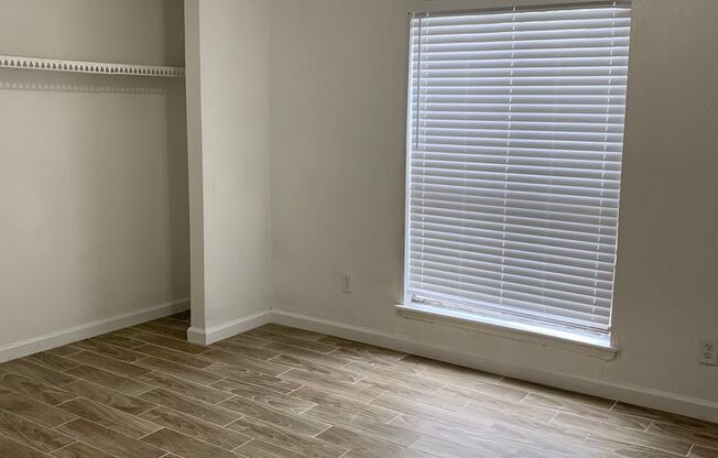 2 Bedrooms / 2 Baths updated condo upstairs