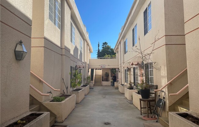 14758 W MAGNOLIA BLVD