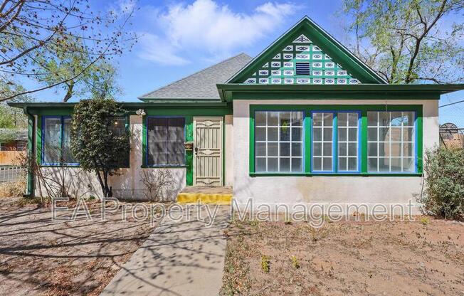 223 EDITH BLVD SE