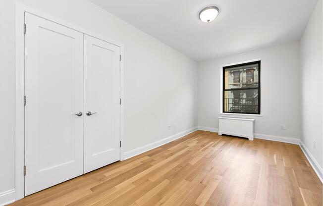 414 W 44 ST