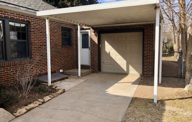 Beautifully renovated single-level home in desirable Florence Park