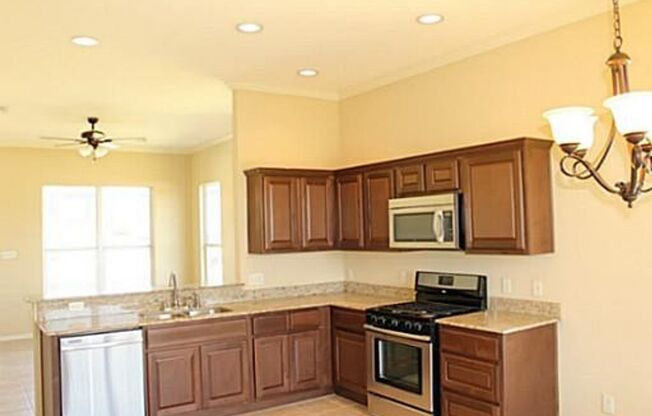 AUGUST 2026 PRE-LEASE! 3 bed, 2 bath in Spring Creek Gardens