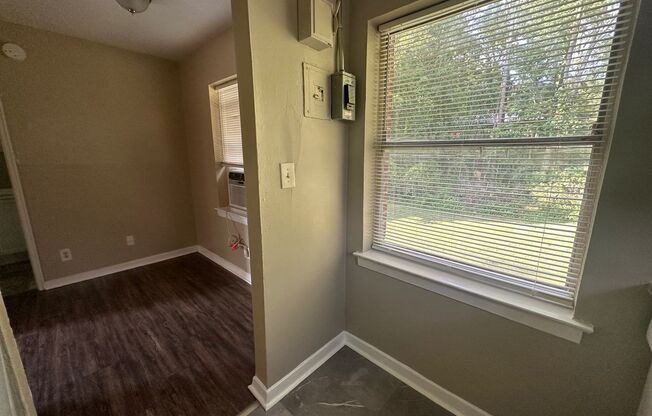 1 bed, 1 bath, 550 sqft, $1,100, Unit 5