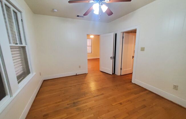 2 beds, 1 bath, $1,400