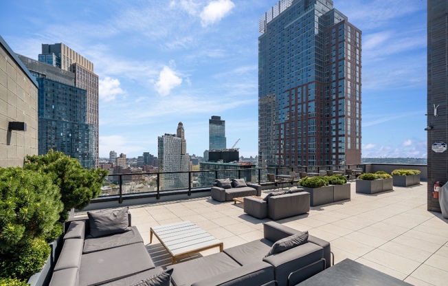 Studio, 1 bath, 467 sqft, $3,450, Unit 7M
