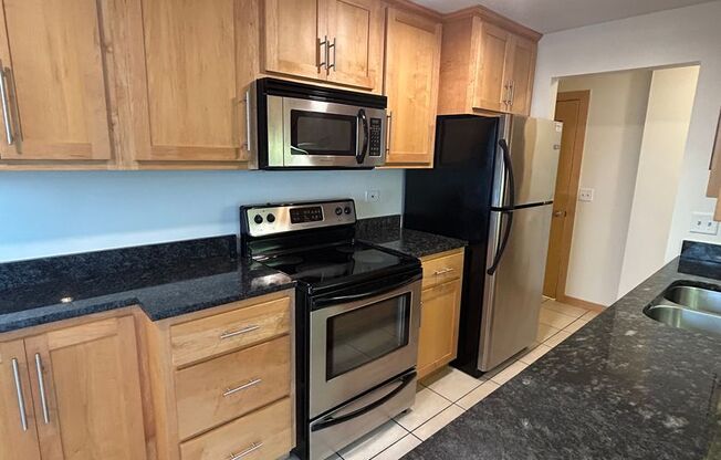 1 bed, 1 bath, 800 sqft, $1,395, Unit 301