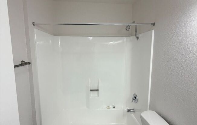 2 beds, 1 bath, 890 sqft, $2,590, Unit 304