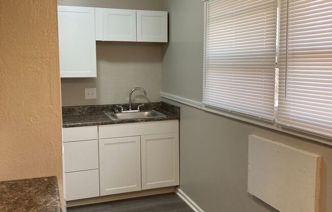 2 beds, 1 bath, 800 sqft, $1,195, Unit 415