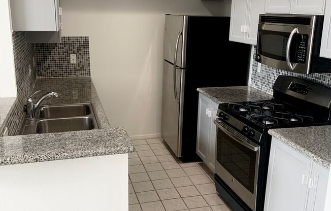 2 beds, 2 baths, $3,590, Unit 402