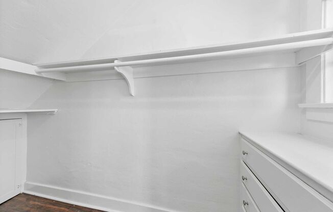 Knolls on Elm Apartments