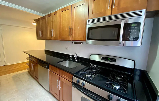 295 BENNETT AVE