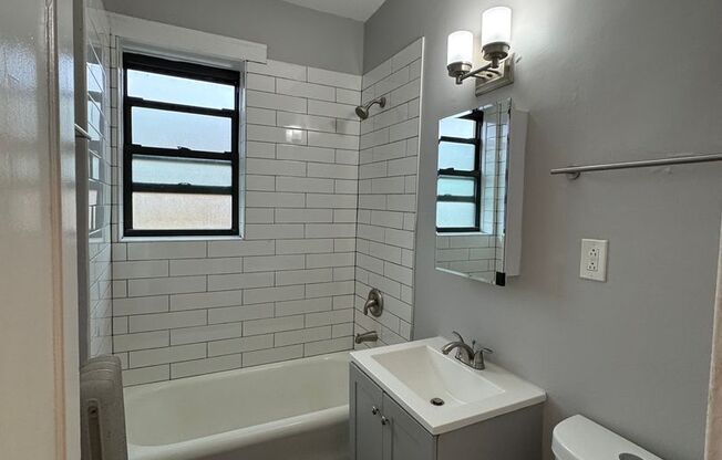 3 beds, 2 baths, 1,235 sqft, $2,495, Unit 605-3M