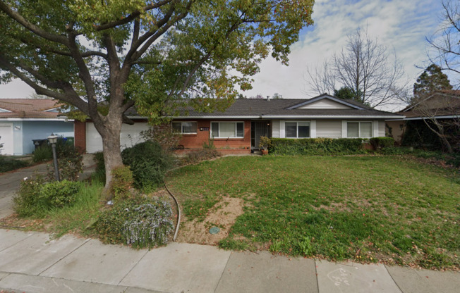Beautifully Renovated 3 Bed 2 Bath!