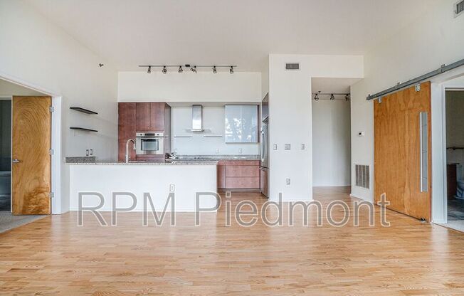 130 ARIZONA AVE NE