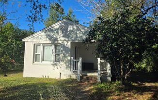 Nice cottage in North Hill!