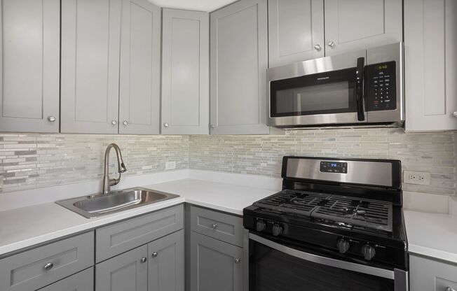 Studio, 1 bath, 405 sqft, $1,675, Unit 206