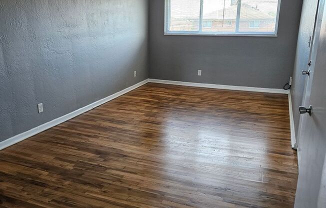 2 beds, 1 bath, 750 sqft, $1,120, Unit B11 1021 14
