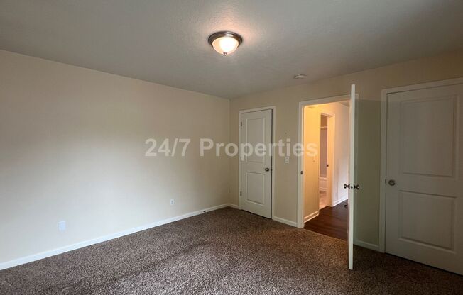 1 bed, 1 bath, $1,195, Unit 4