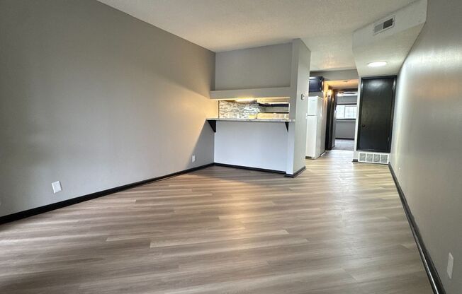 1 bed, 1 bath, $775, Unit 19