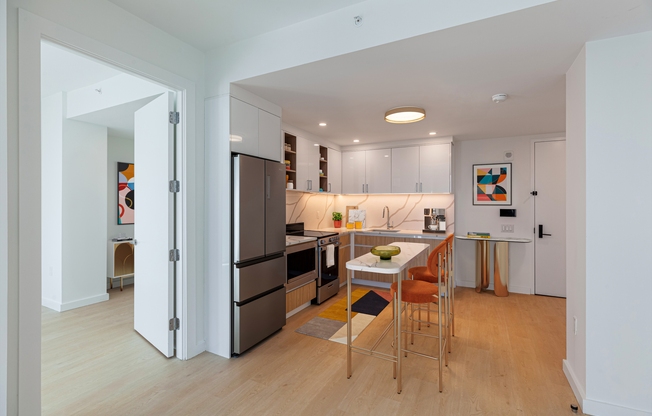 1 bed, 1 bath, $3,070, Unit 8-V
