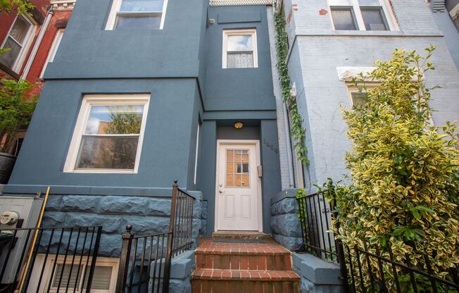 Sunny 2 BR/2 BA Condo in Columbia Heights!