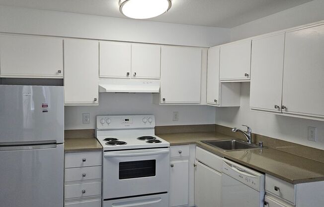 2 beds, 1 bath, 720 sqft, $1,825, Unit 422