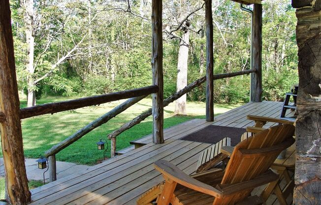 Stonecutters is a beautiful 1BR, 1 Ba cabin located 4 miles from downtown
