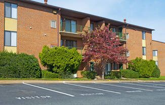 Riverwoods Apartments of Fredericksburg