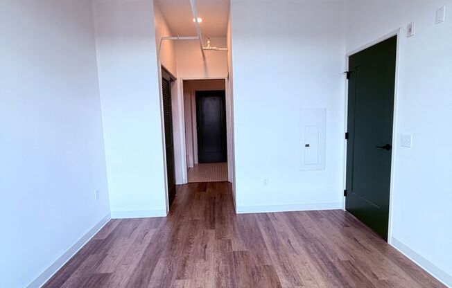 1 bed, 1 bath, 635 sqft, $2,150, Unit Unit 604