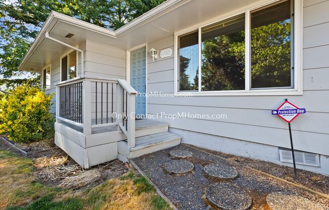 Experience Cozy Extravagance in a Two-Bedroom Ranch-Style Home in Bonny Slope!