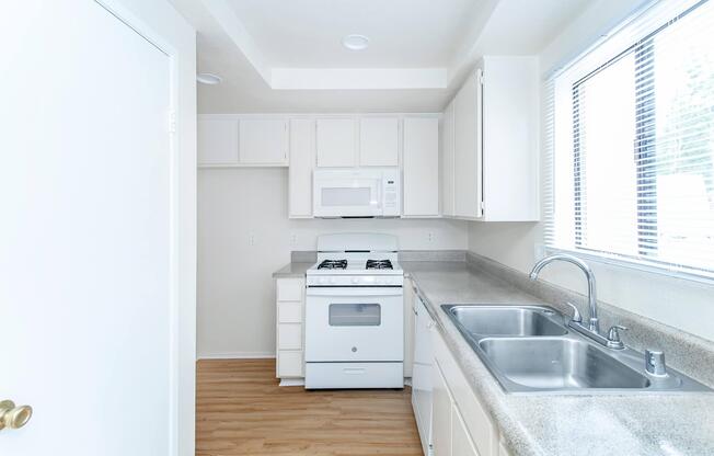 Home - Brookside Park Apartments and Townhomes - Redlands, CA