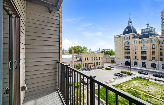 2 beds, 2 baths, 990 sqft, $2,500, Unit 219