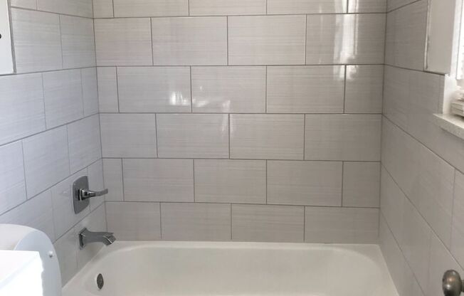1 bed, 1 bath, 750 sqft, $1,199, Unit 04