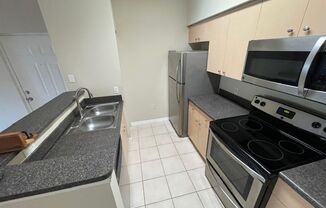 2 beds, 1 bath, $1,900, Unit 305