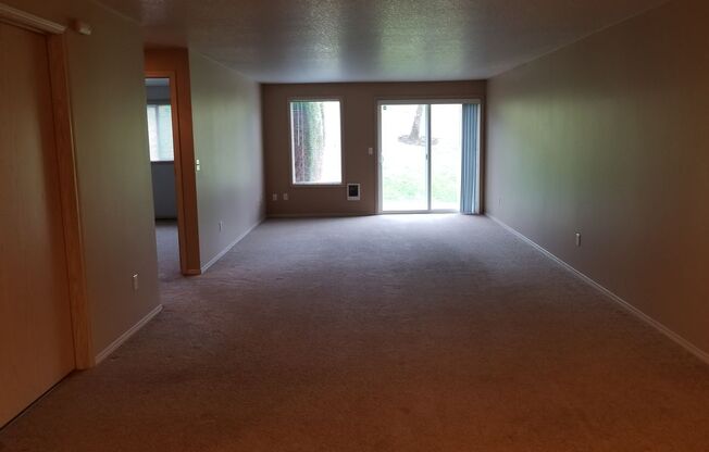 2 beds, 2 baths, 1,240 sqft, $1,940, Unit G33
