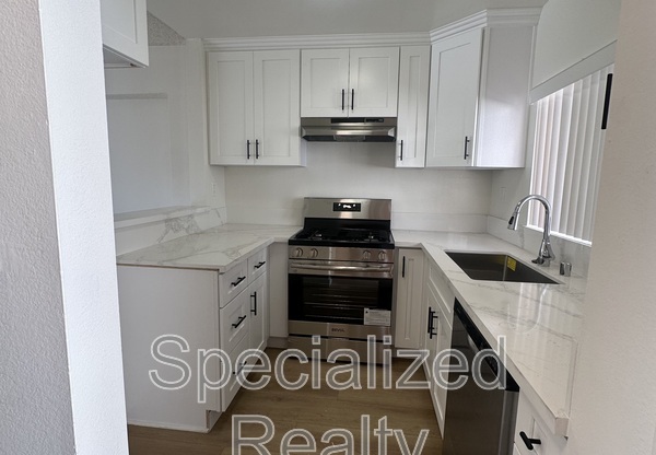 463 W WILSON AVE