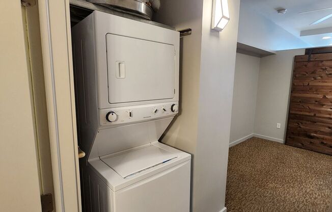 1 bed, 1 bath, 615 sqft, $1,195, Unit Unit 211