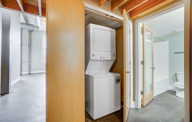 1 bed, 1 bath, 1,295 sqft, $1,787, Unit 3301-413