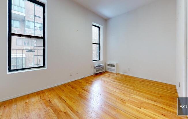 2 beds, 1 bath, $4,000, Unit 5C