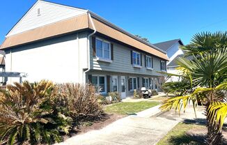 Two Bedroom Town Home Located Off 48th Ave North in Myrtle Beach! Available Now!