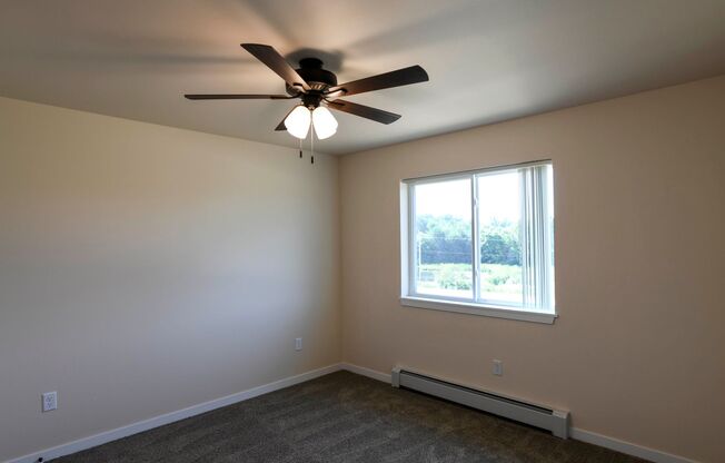 2 beds, 1.5 baths, 1,237 sqft, $1,640, Unit HO 133-03