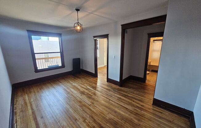 1 bed, 1 bath, 1,025 sqft, $1,350, Unit 905-15