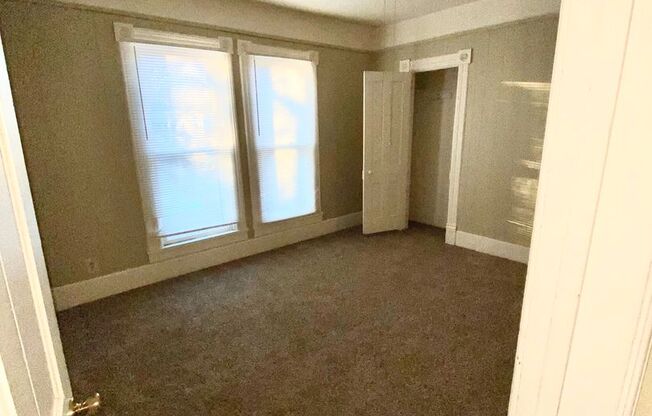 Duplex at 1912 SW Buchanan St