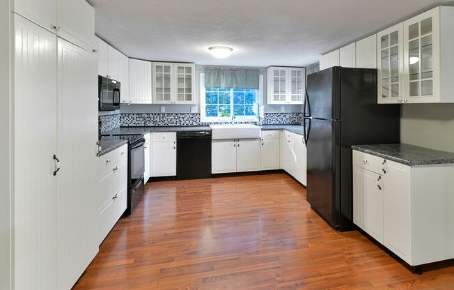 Charming Remodeled Rambler 3 Bdrm 2.75 Bath with Spacious Yard Kent East Hill