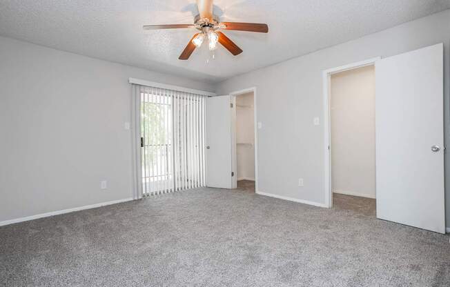 Oak Tree Village Bedroom  (3 Bedroom)