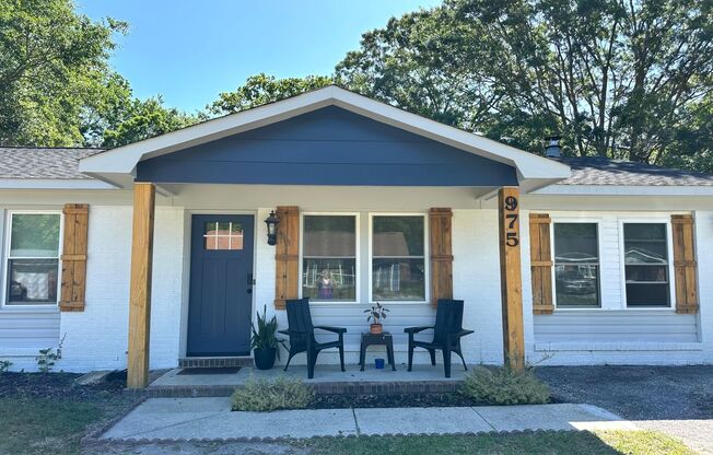 3 Bedroom, 2 Bath off Cliffdale Rd!